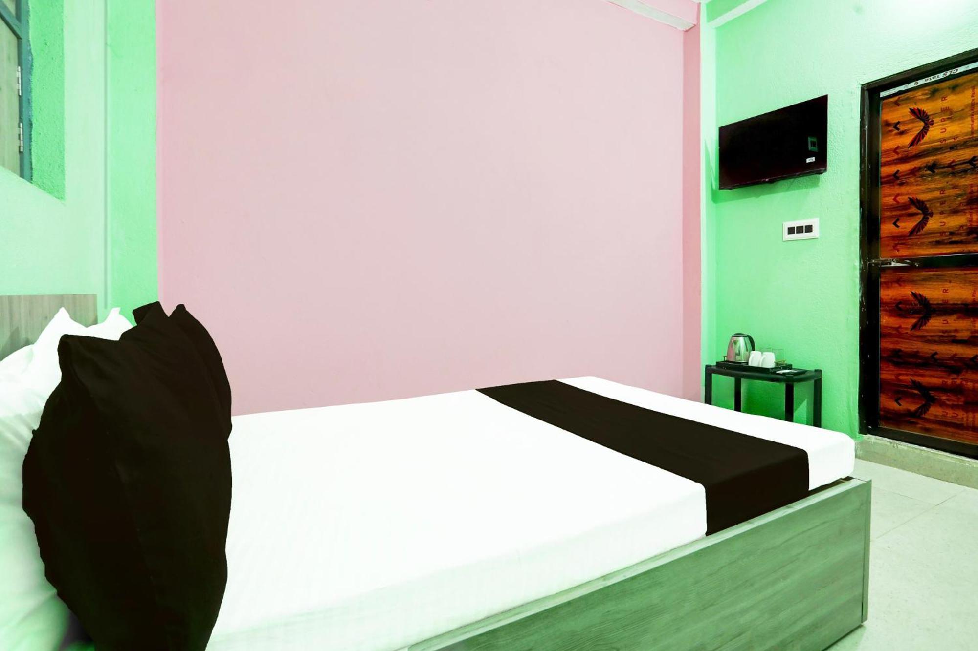Hotel O Mochu Vatika Marriage Hall & Guest House Patna  Bagian luar foto